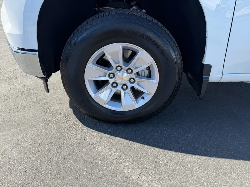 Used 2025 Summit White Chevrolet WT image 27