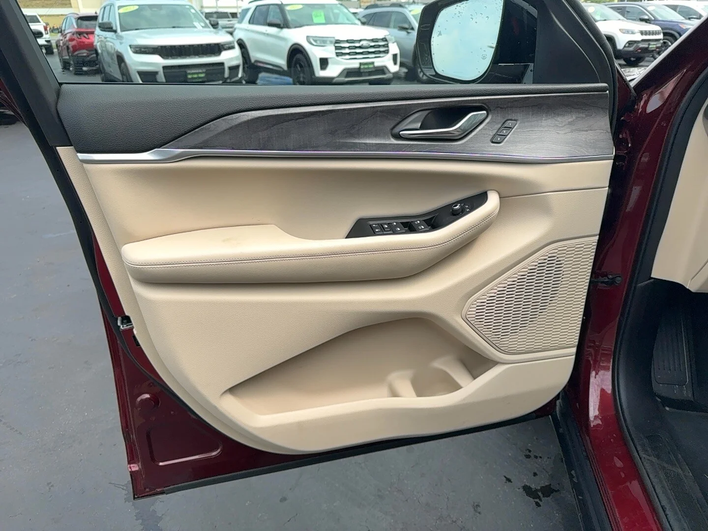Used 2024 Velvet Red Pearlcoat Jeep Limited image 16