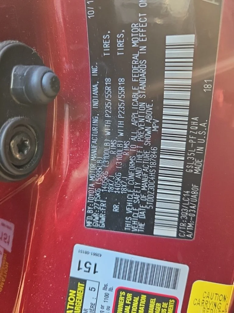 Used 2017 Red Toyota XLE image 6