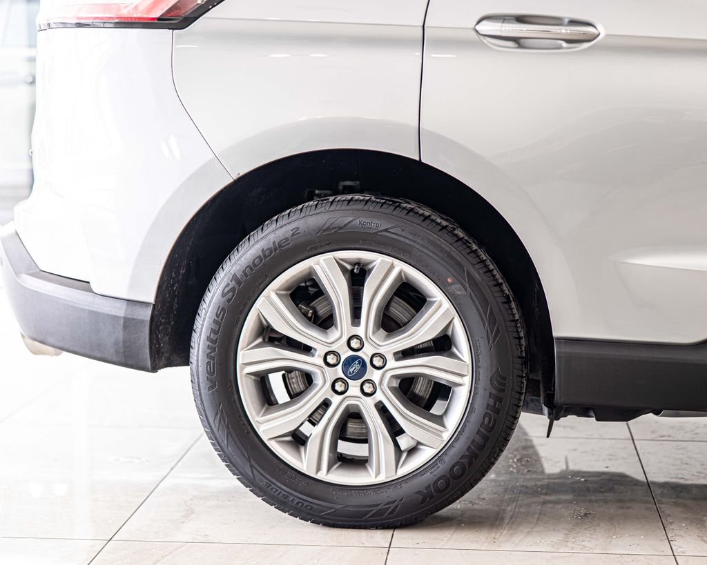 Used 2022 Silver Ford Titanium image 12