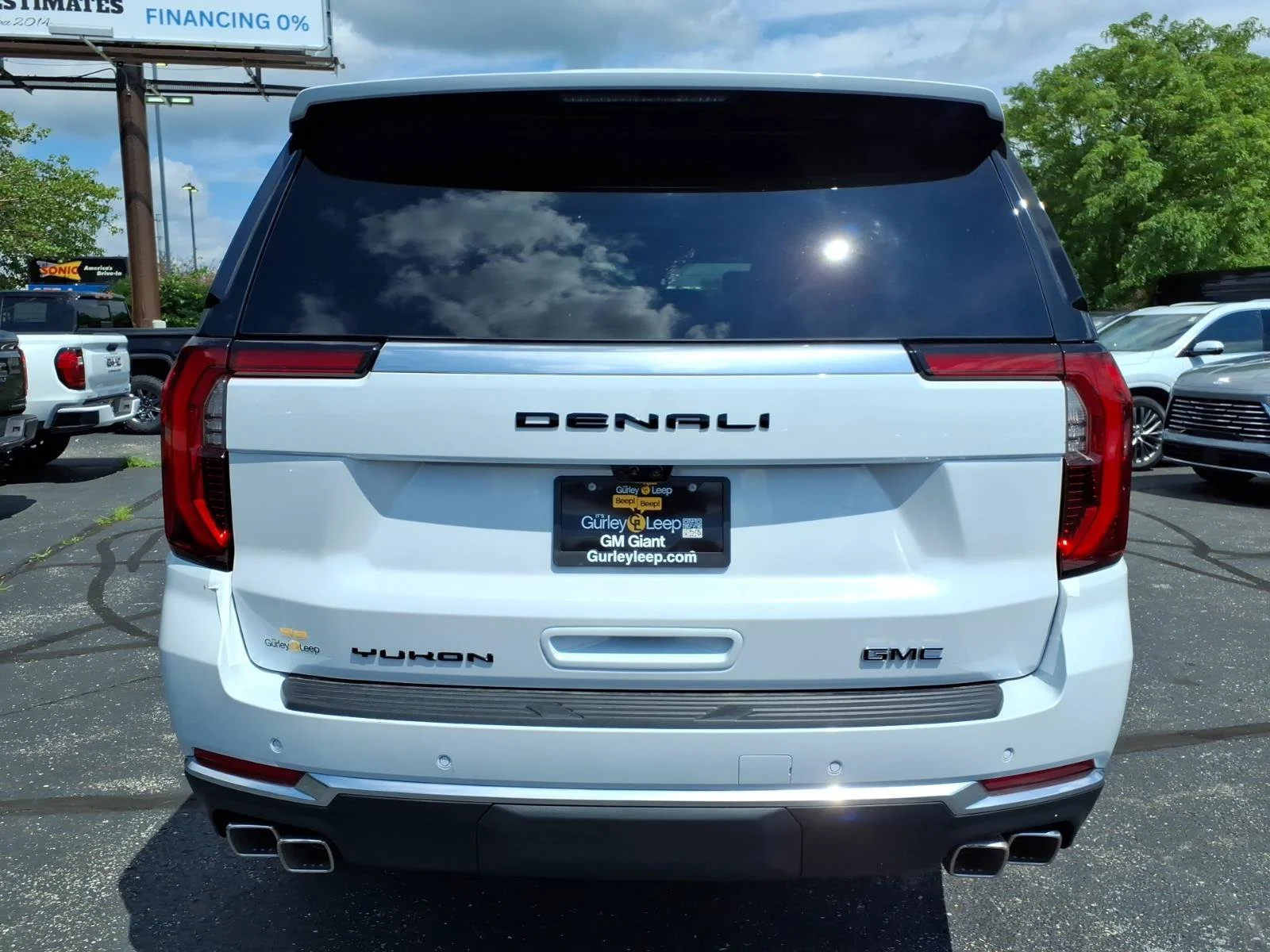 2026 GMC Yukon XL Denali - Photo 11