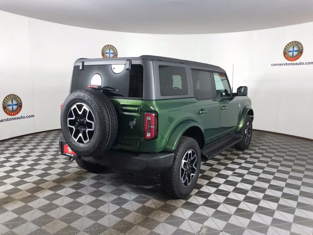 Used 2025 Eruption Green Metallic Ford Outer Banks image 19