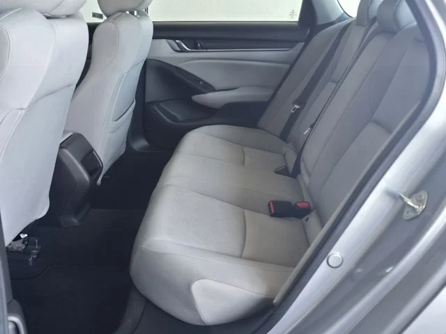 Used 2018 Lunar Silver Metallic Honda LX image 16