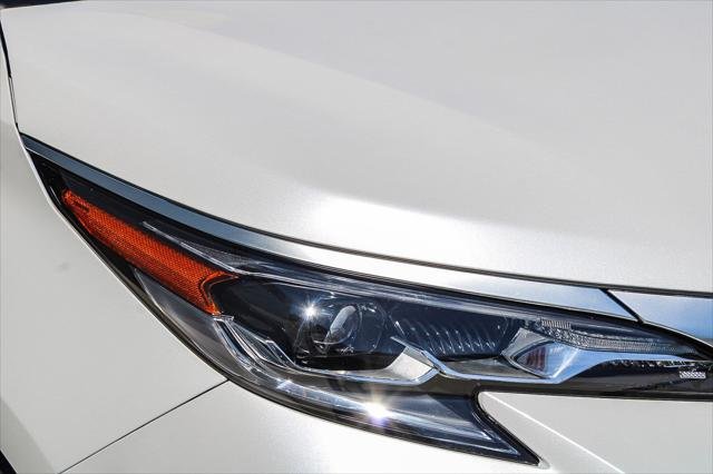 Certified Used 2026 PLATINUM WHITE PEARL MC. Toyota  image 4