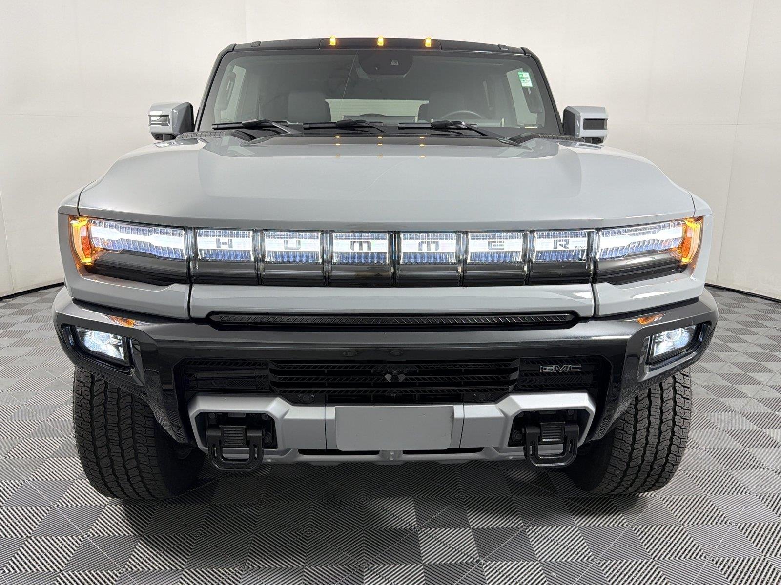 Used 2025 Meteorite Metallic (Grey) GMC 2X image 2