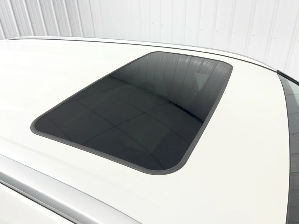 Used 2022 Beige Toyota XLE image 11