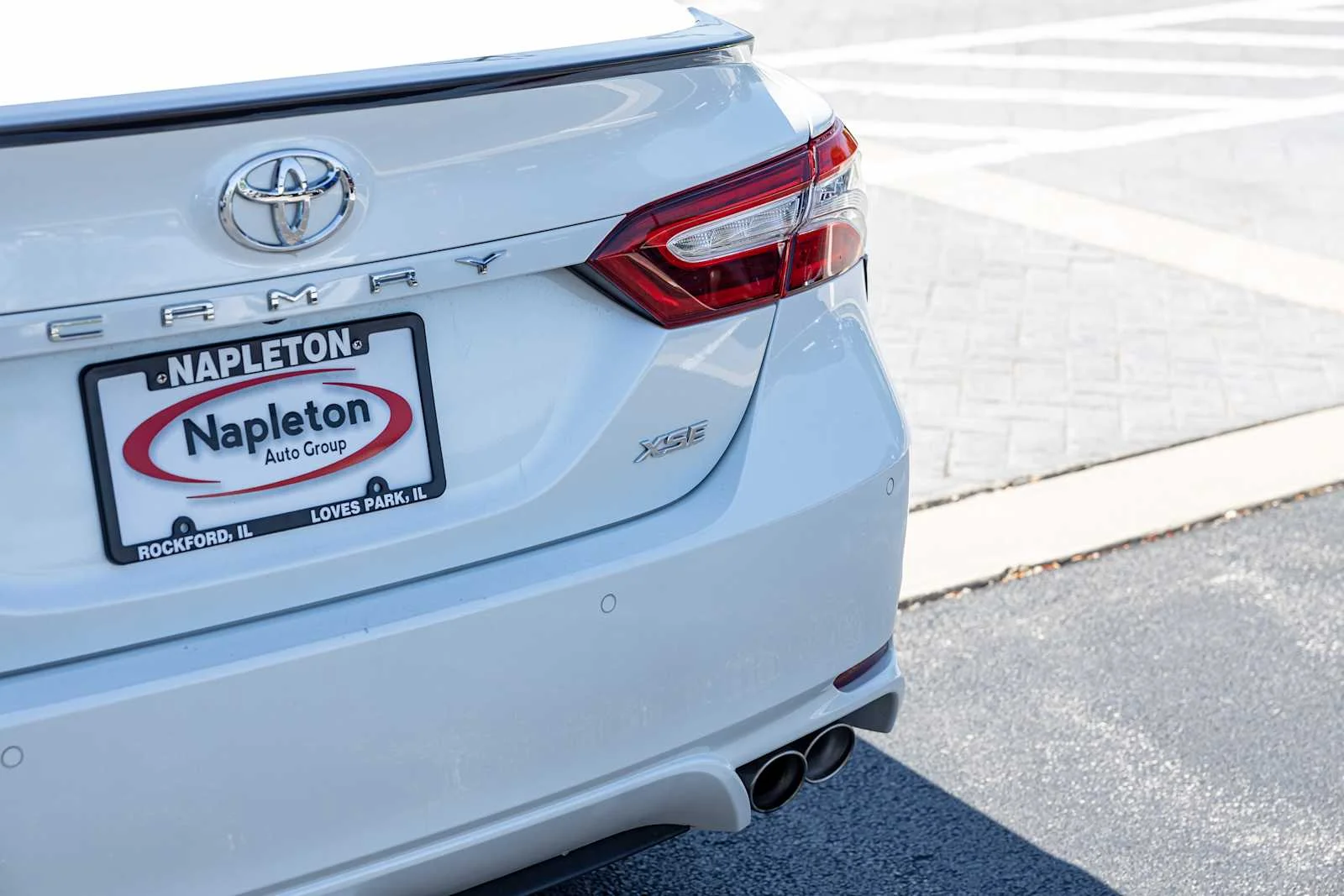 Used 2020 Wind Chill Pearl Toyota XSE V6 image 33