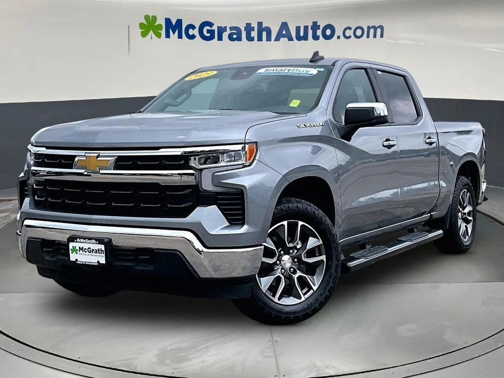 Used 2023 Gray Chevrolet LT image 3