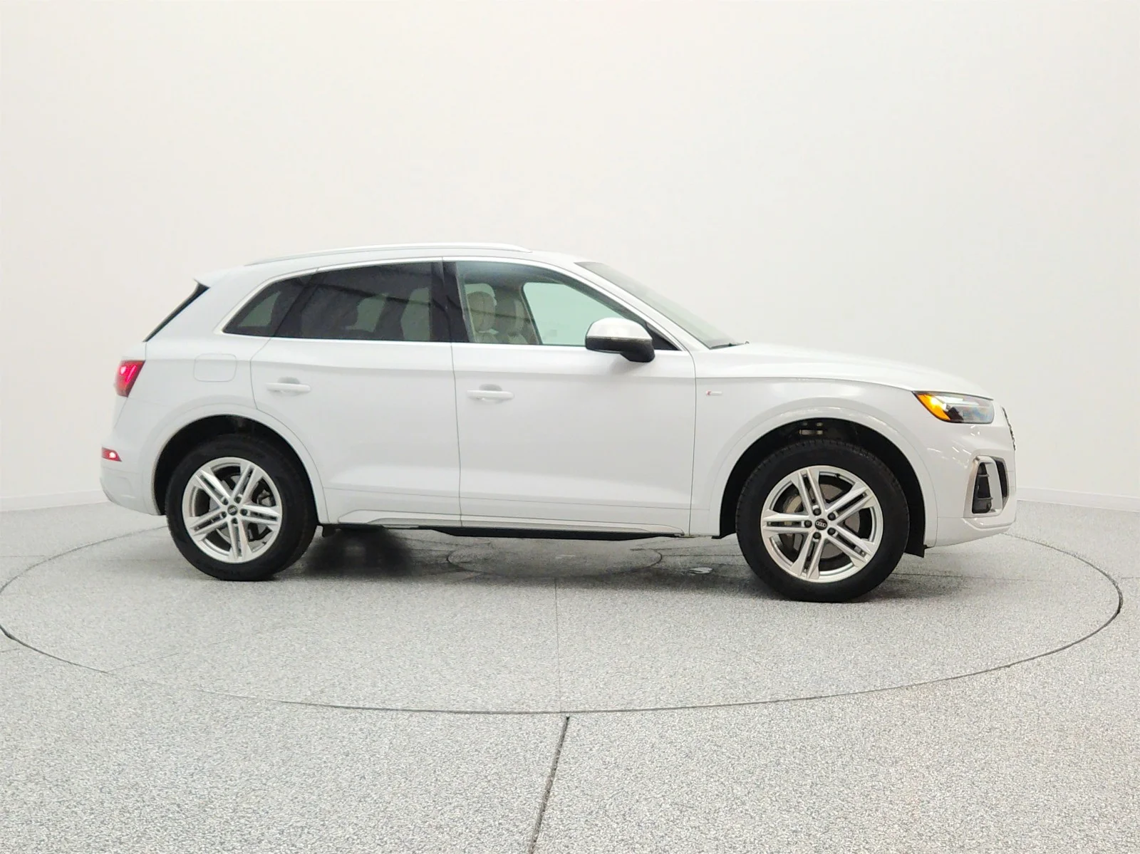 Used 2024 Glacier White Metallic Audi S line Premium 55 TFSI e quattro image 4