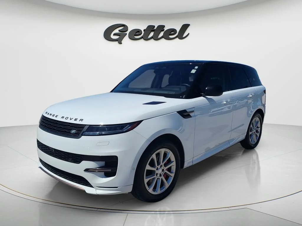 Used 2023 White Land Rover SE Dynamic image 1