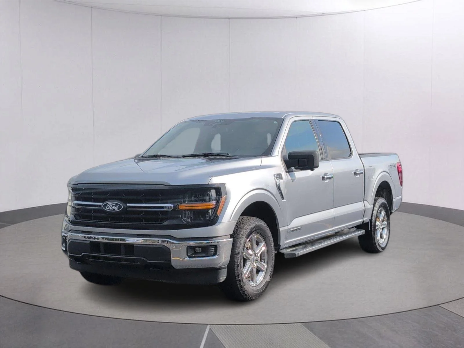 Used 2024 Iconic Silver Ford XLT image 1