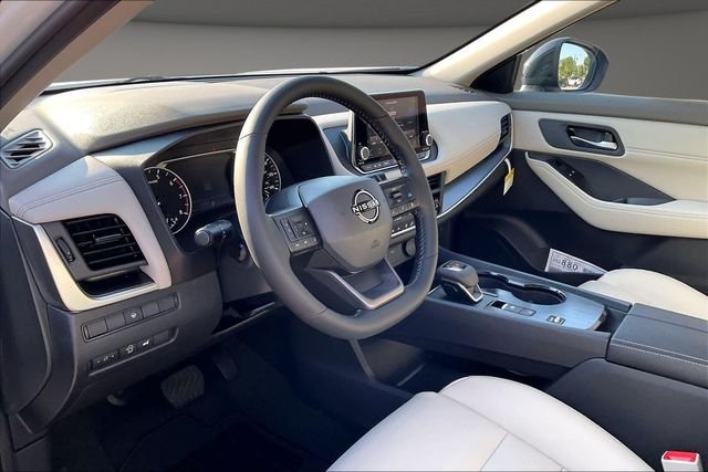 New 2026 Everest White Pearl TriCoat Nissan Dark Armor™ image 7
