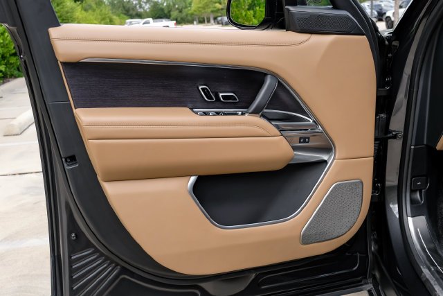 Used 2025 Gray Land Rover Autobiography image 56