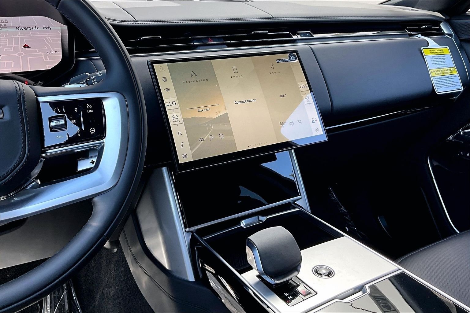 New 2026 Santorini Black Land Rover SE image 7
