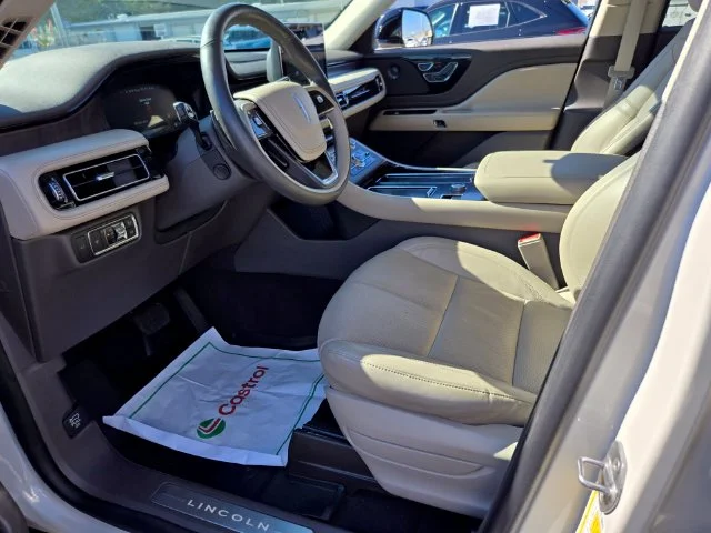 Used 2020 White Lincoln Reserve image 10
