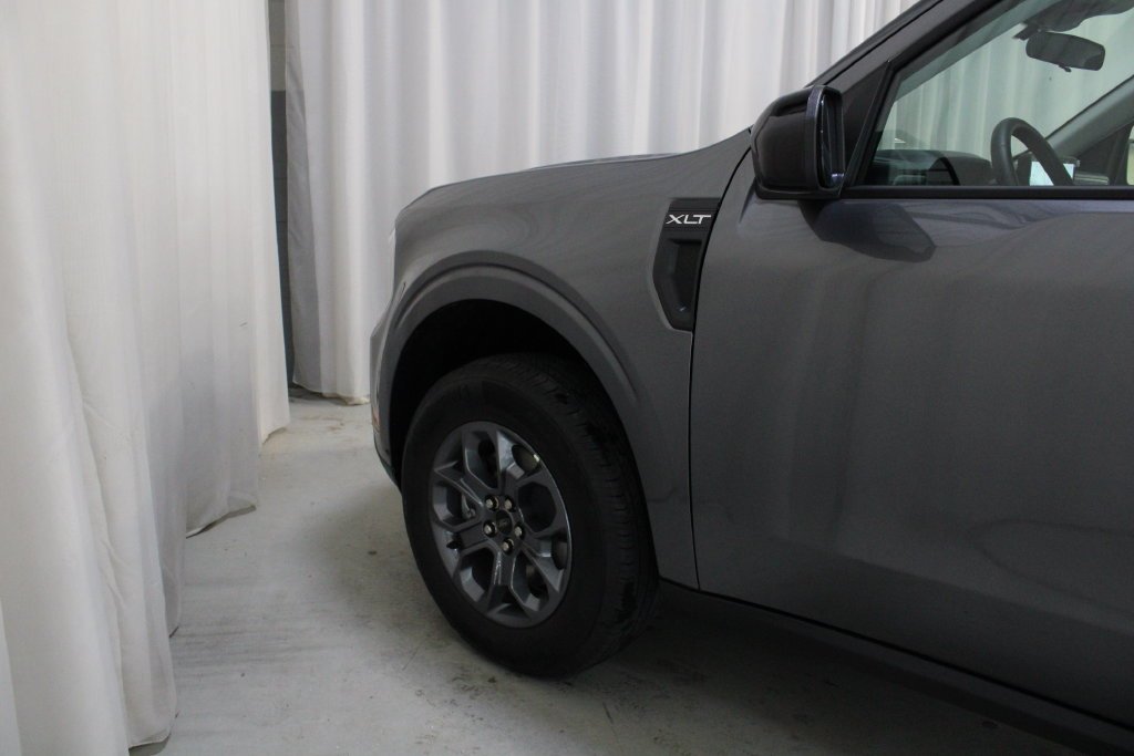 New 2026 Carbonized Gray Metallic Ford XLT image 29