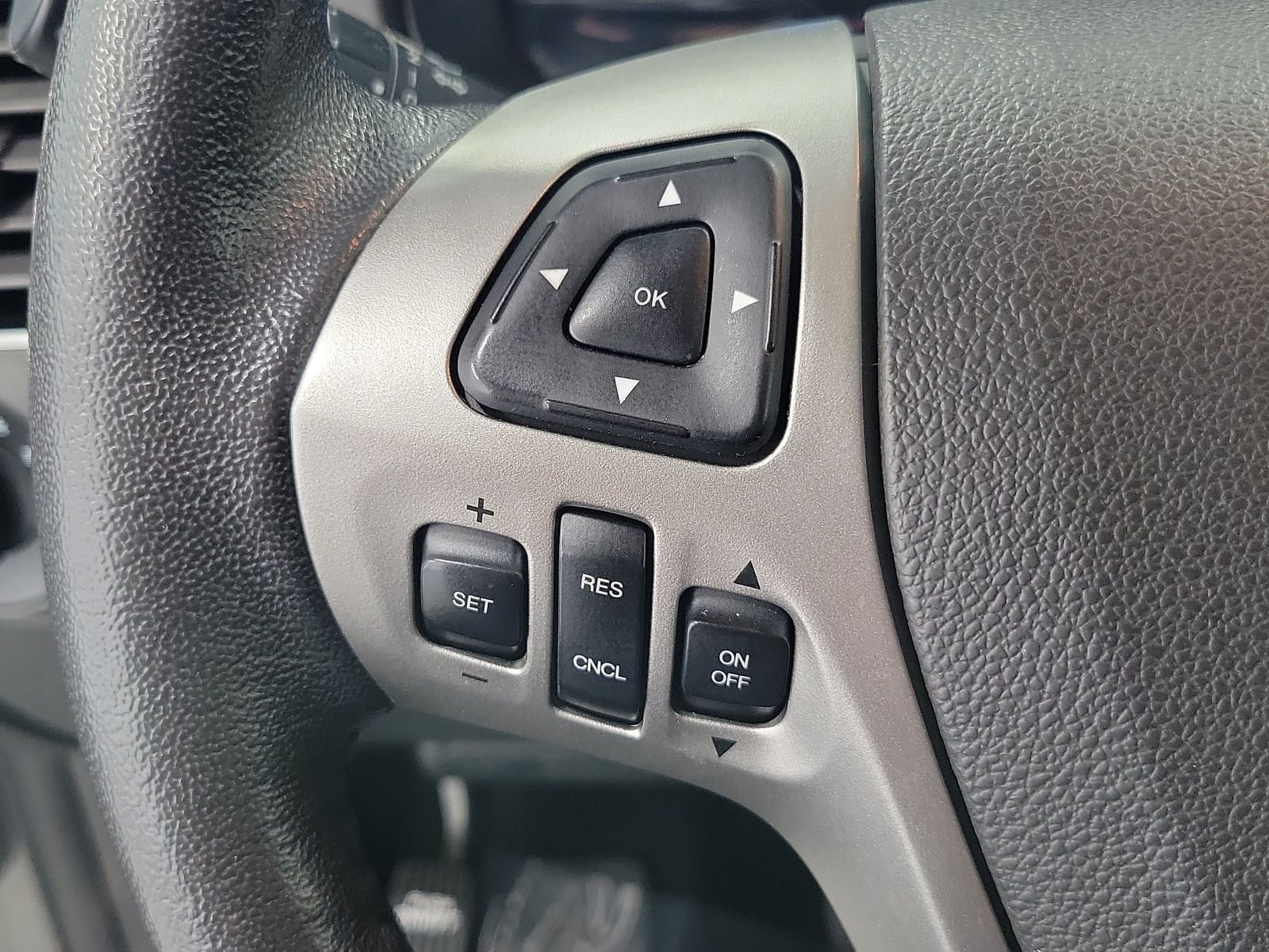 Used 2018 Gray Ford SEL image 15