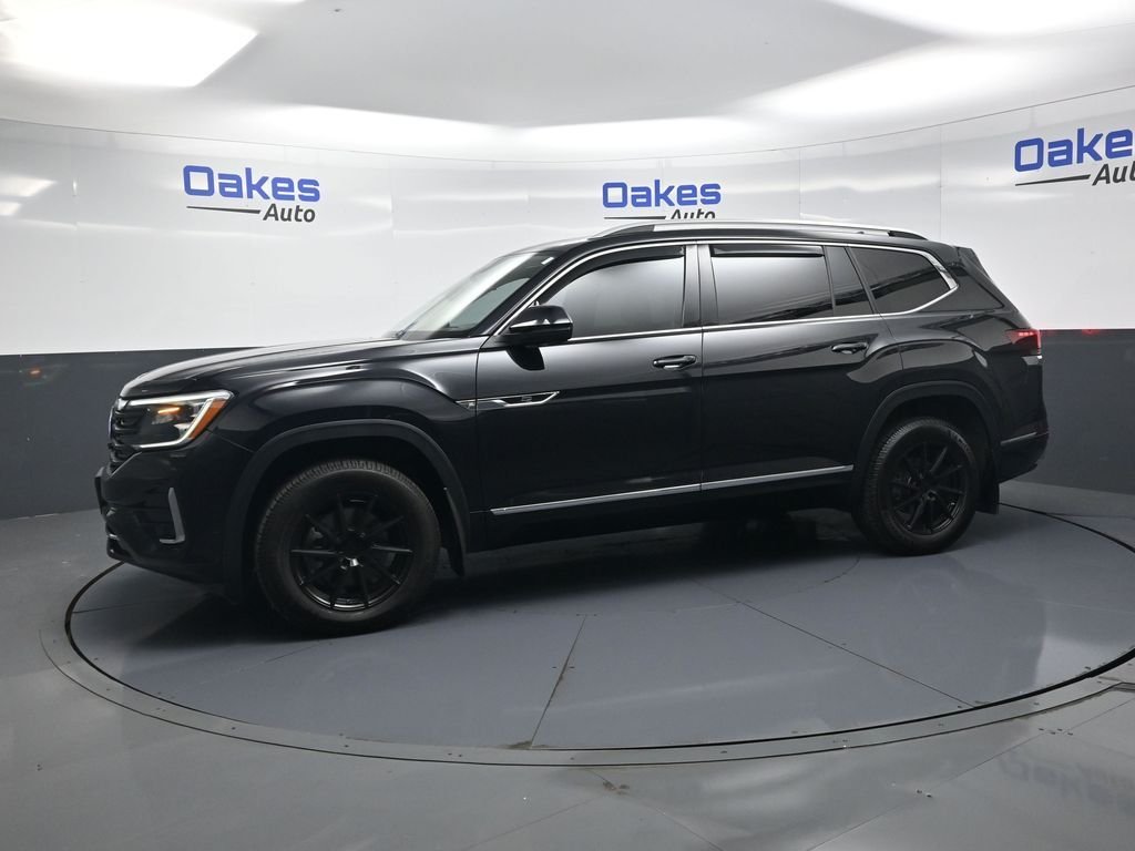 Used 2024 Deep Black Volkswagen 2.0T SEL Premium R-Line image 5