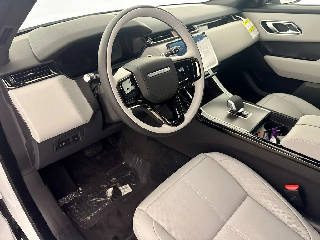 New 2026 Fuji White Land Rover S image 9