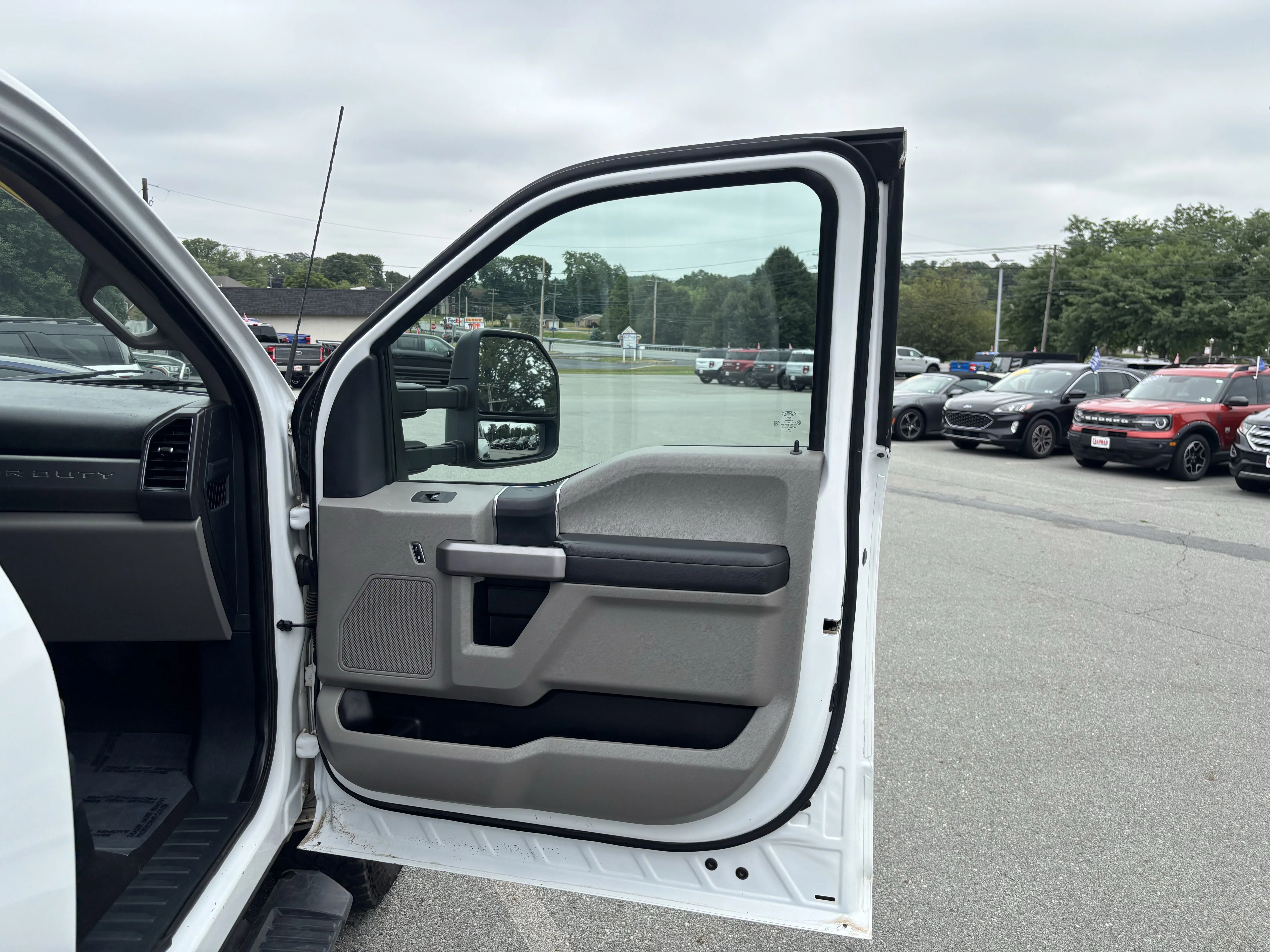 Used 2022 Oxford White Ford XLT image 66