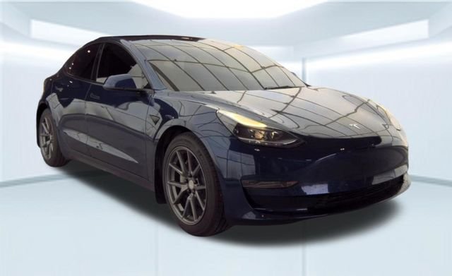 Used 2022  Tesla Base image 5