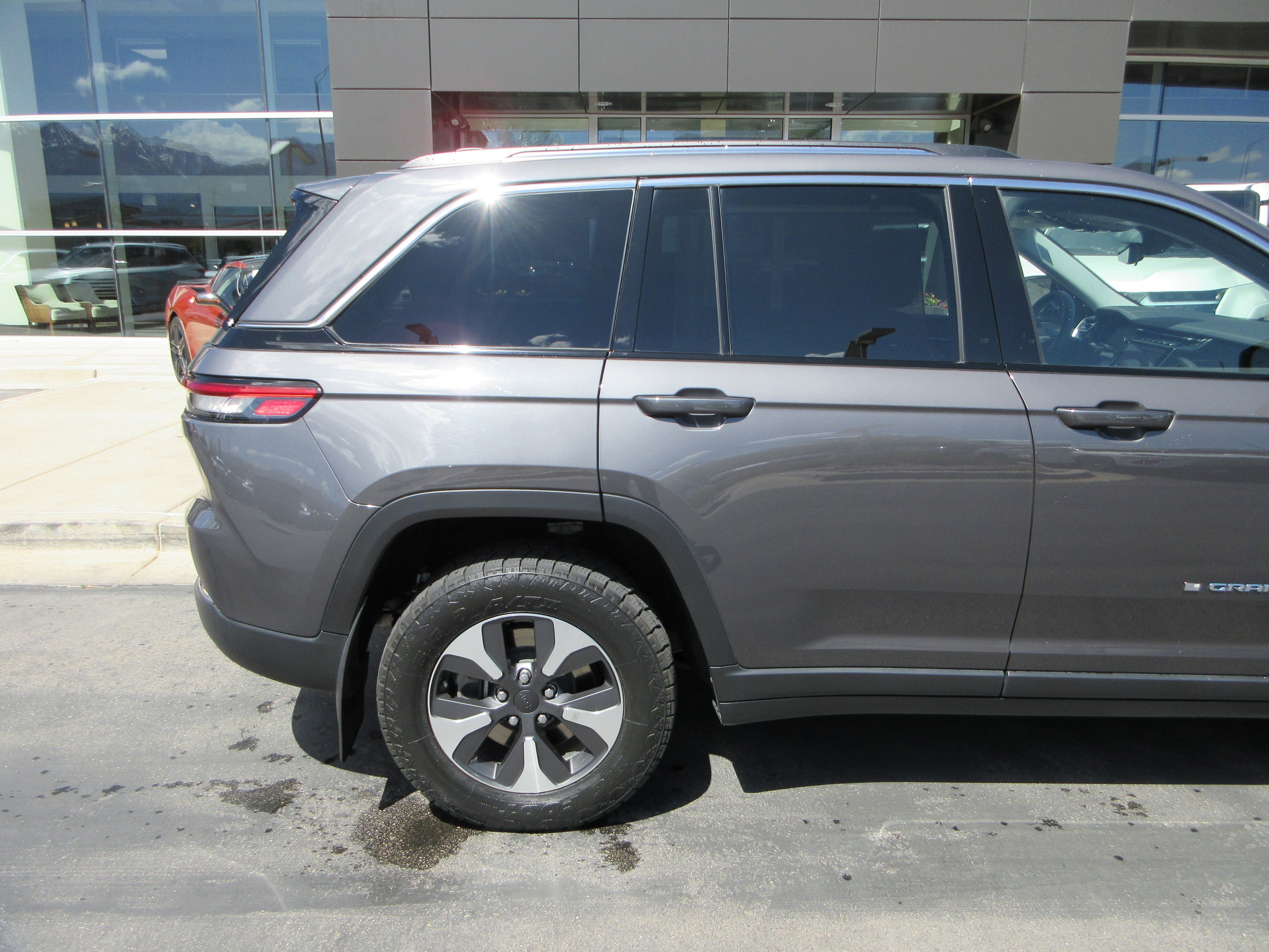 Used 2022 Baltic Gray Metallic Clearcoat Jeep 4xe image 12