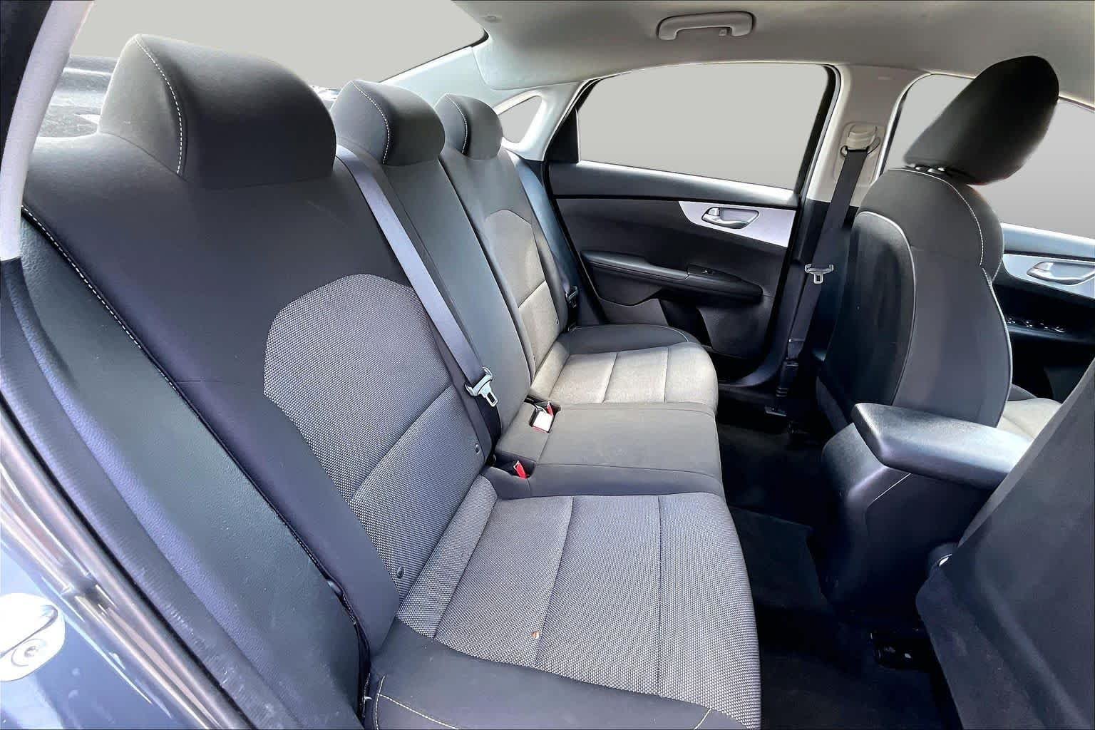 Used 2024 Gravity Gray Kia LXS image 19
