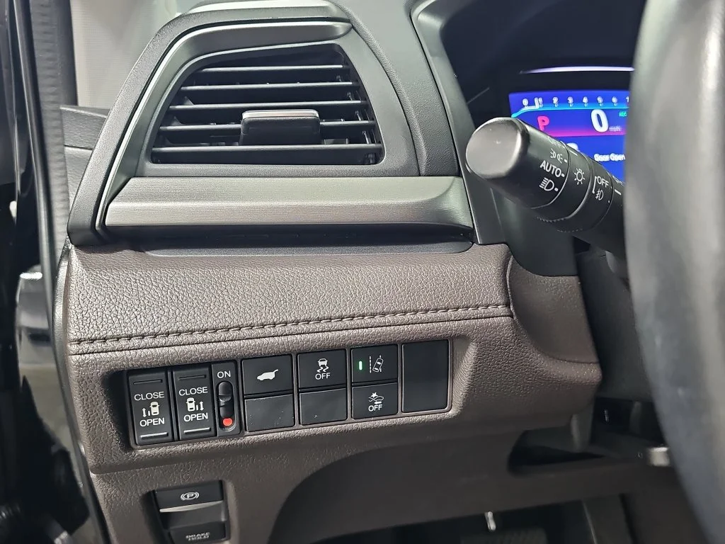 Used 2018 Black Honda EX-L image 28