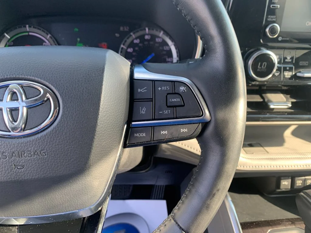 Used 2020 White Toyota Limited image 28