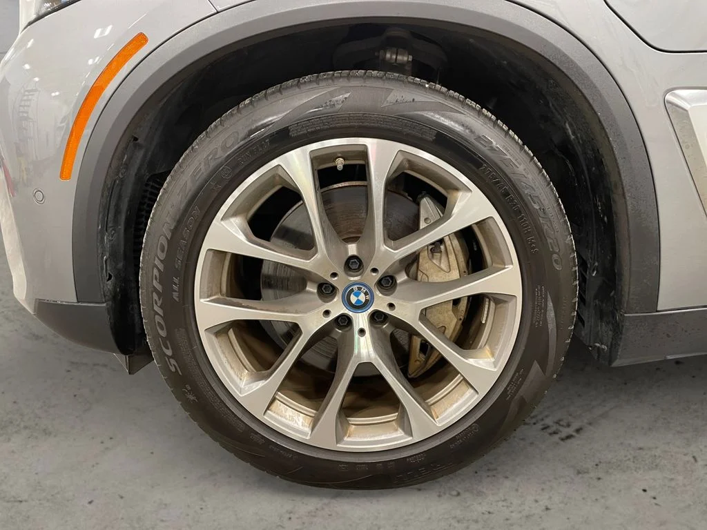 Used 2025 Gray Metallic BMW xDrive50e image 14