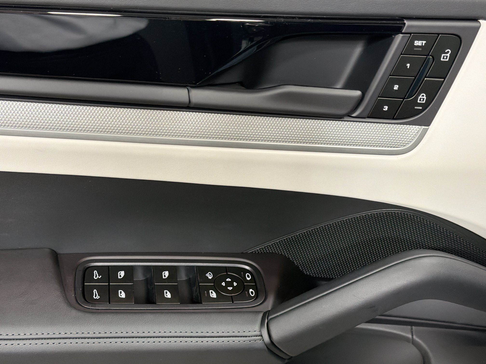 New 2026 Vanadium Grey Metallic Porsche S image 23