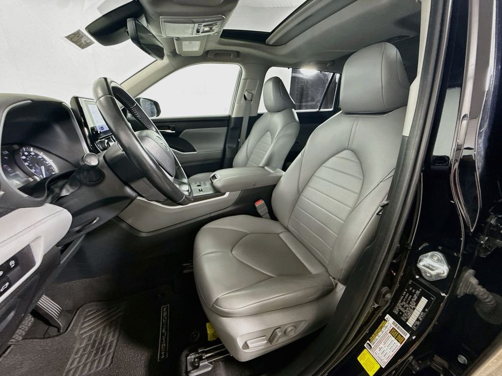Used 2023 Midnight Black Metallic Toyota XLE image 21