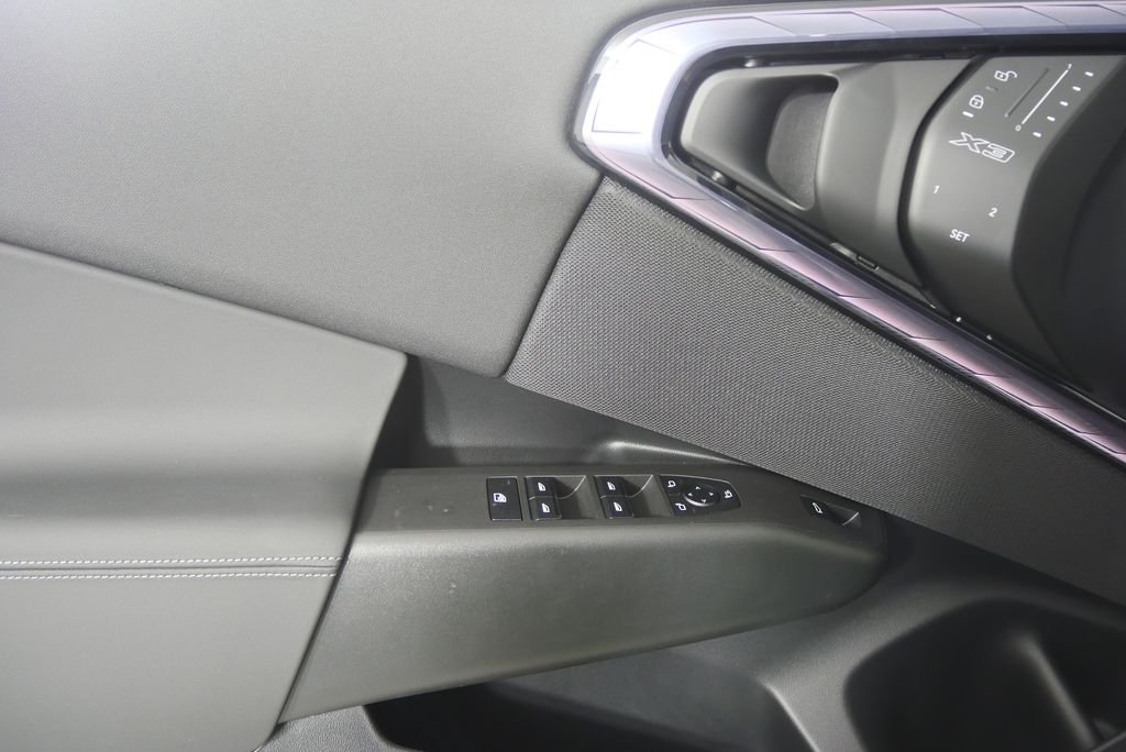 2025 BMW X3 30 - Photo 8