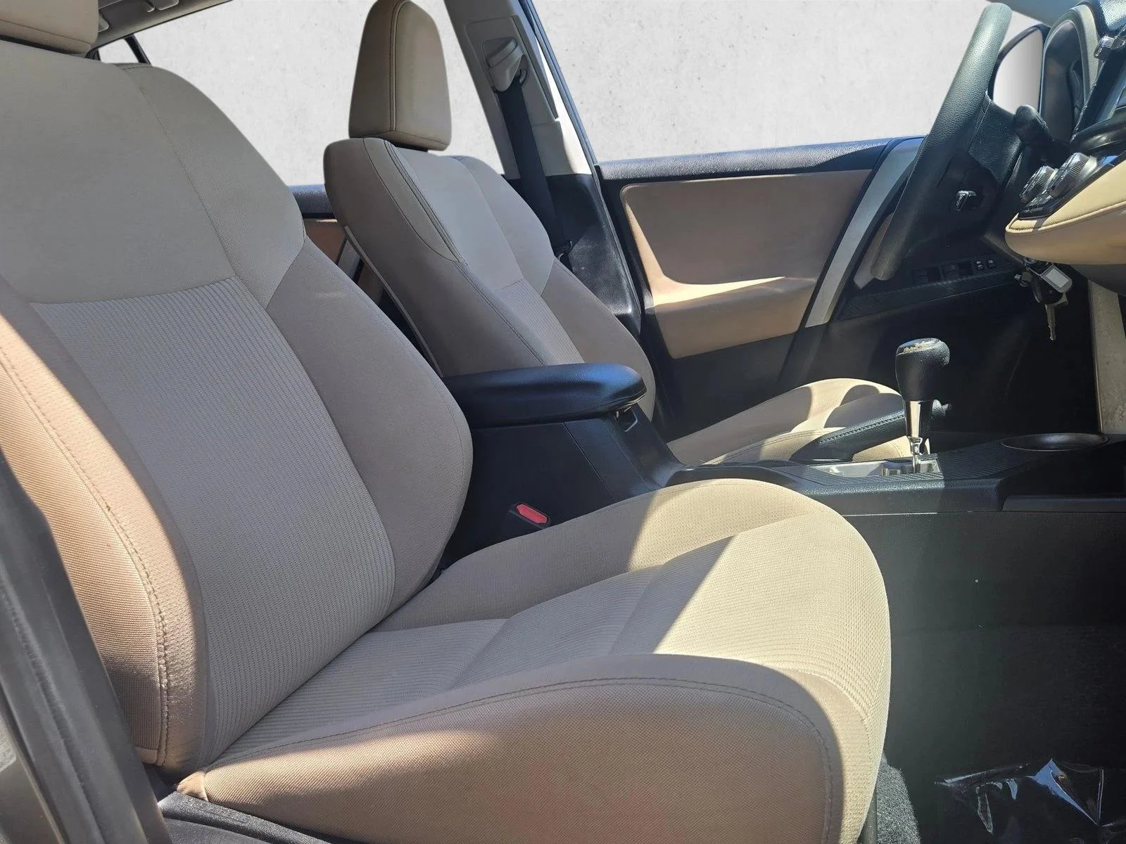 Used 2015 Pyrite Mica Toyota XLE image 22