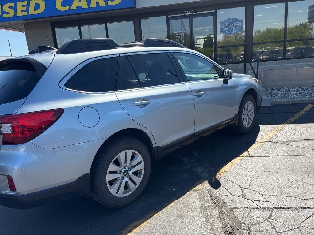 Used 2016 Ice Silver Metallic Subaru 2.5i Premium image 7