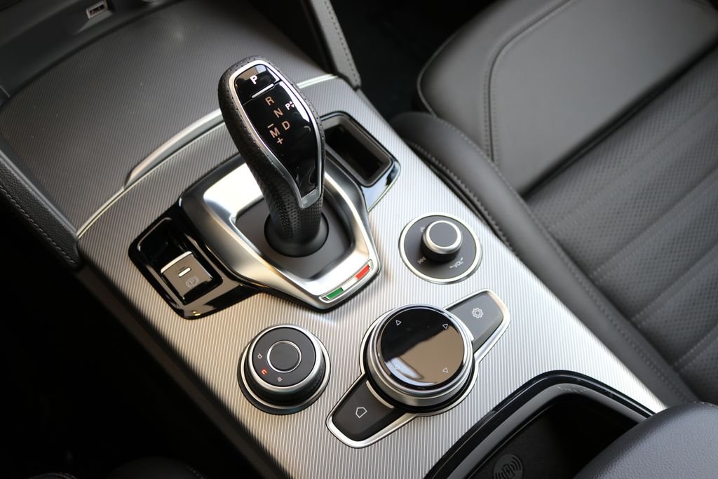 2025 Alfa Romeo Stelvio Base - Photo 42