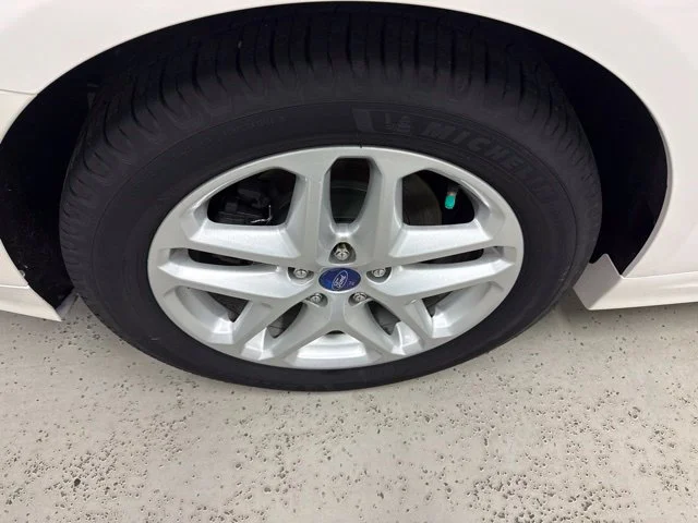 Used 2013 White Ford SE image 4