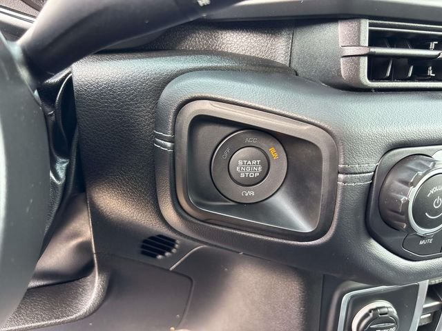 Certified Used 2025 Black Clearcoat Jeep Mojave image 33