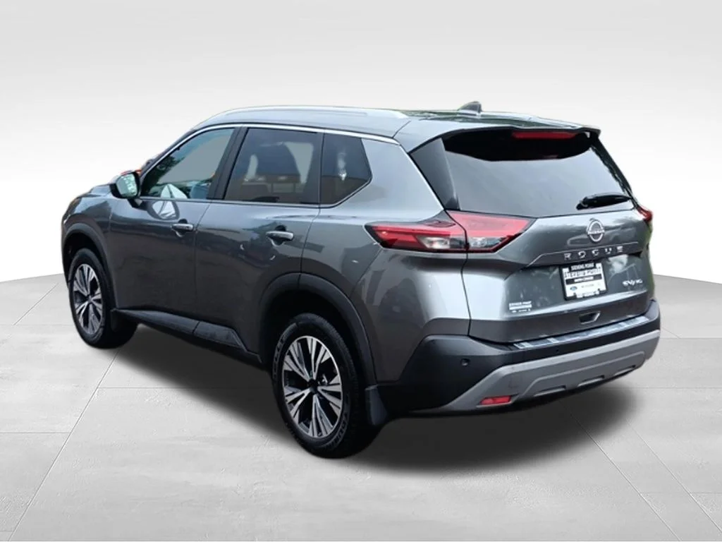 Used 2023 Gun Metallic Nissan SV image 5