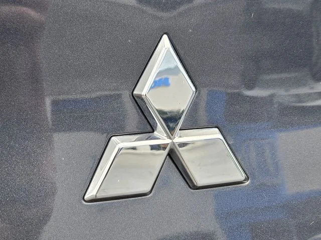 Used 2025 Gray Mitsubishi SE image 19