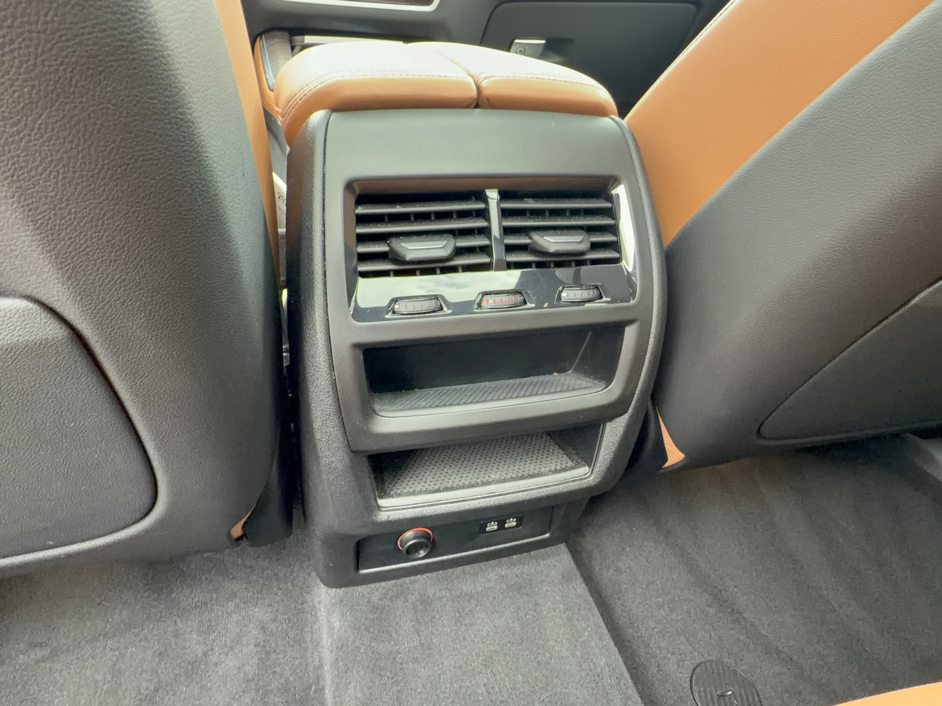 Certified Used 2024 Alpine White BMW xDrive40i image 27