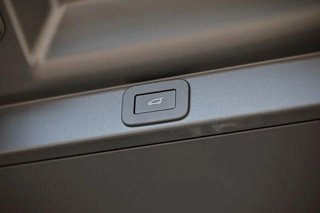 2025 Land Rover Range Rover SE - Photo 34