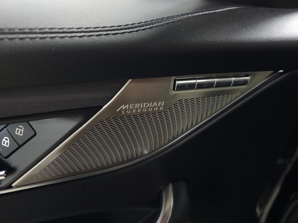 2022 JAGUAR F-PACE - Image 15