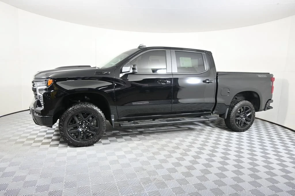 Used 2024 Chevrolet Silverado 1500 LT Trail Boss with VIN 3GCUDFED1RG326970 for sale in Forest Lake, Minnesota
