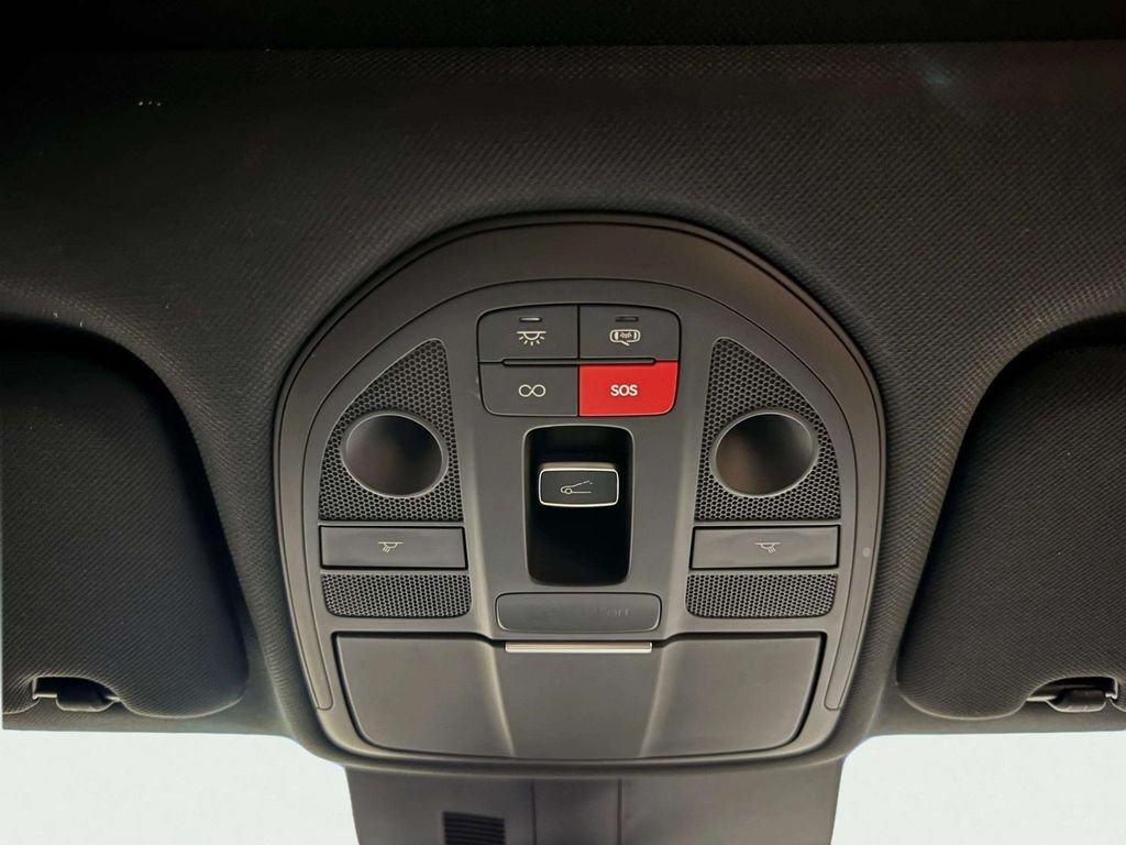 2024 GENESIS G70 Standard - Photo 22