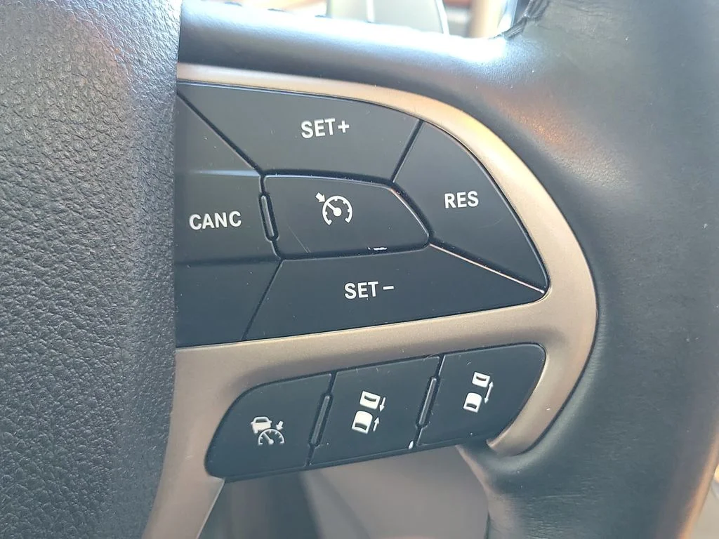 Used 2017 White Jeep Summit image 28