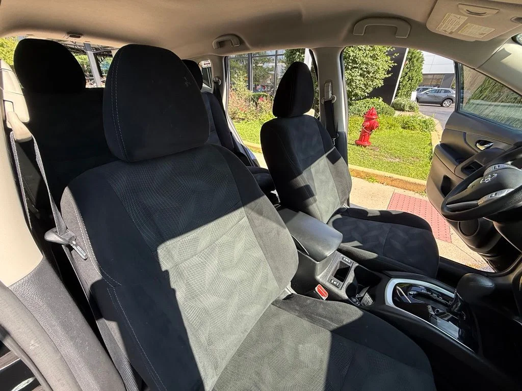 Used 2016 Black Nissan SV image 30
