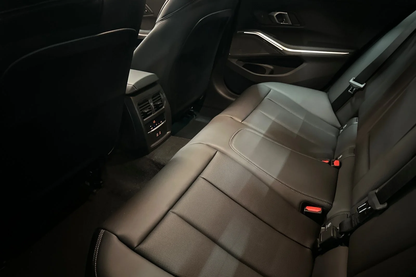 New 2026 Black Sapphire Metallic BMW 330i NA image 11