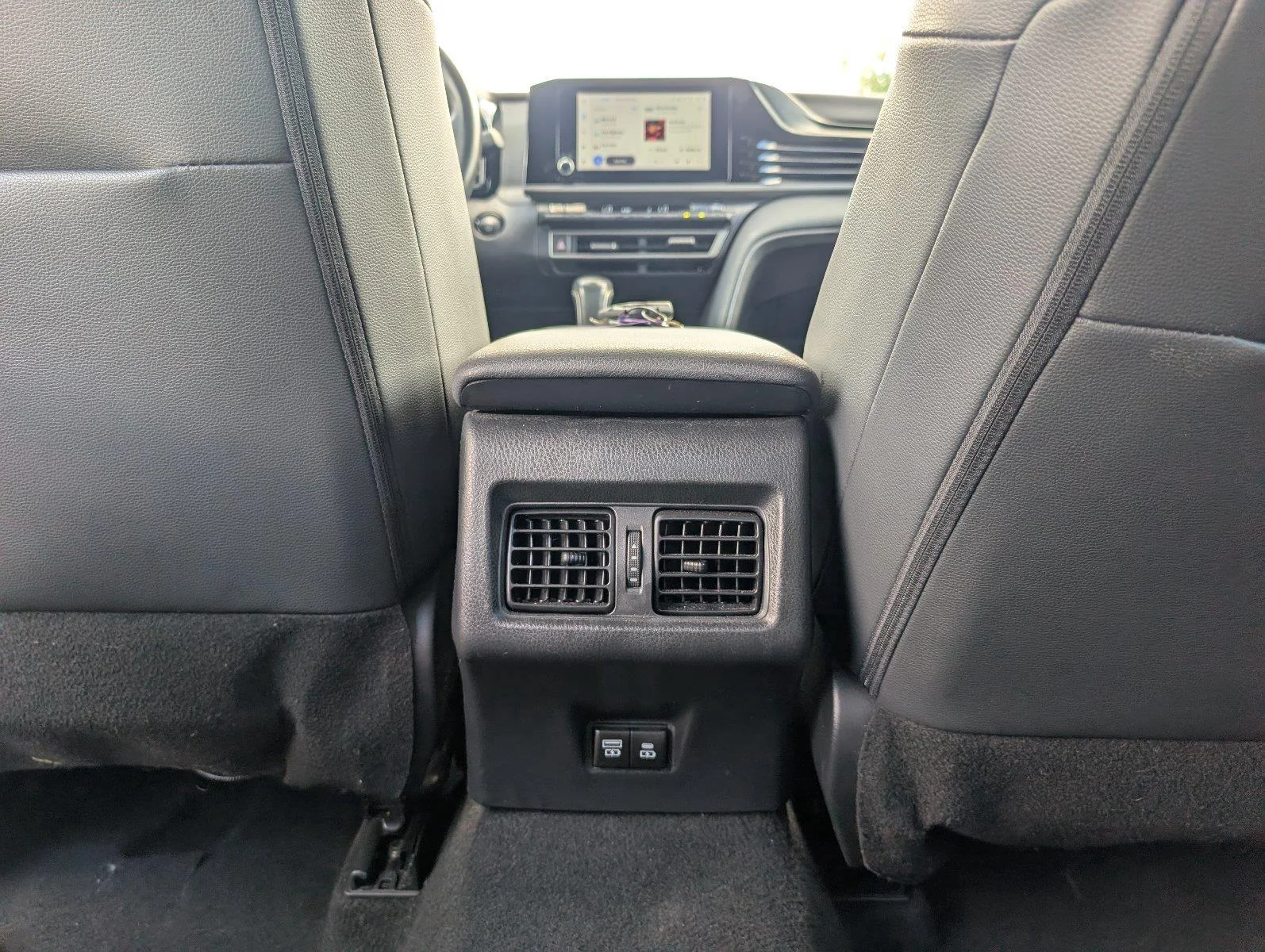 Used 2025 Ice Cap Toyota SE image 34