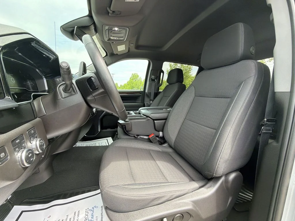 Used 2024 Gray GMC Elevation image 11